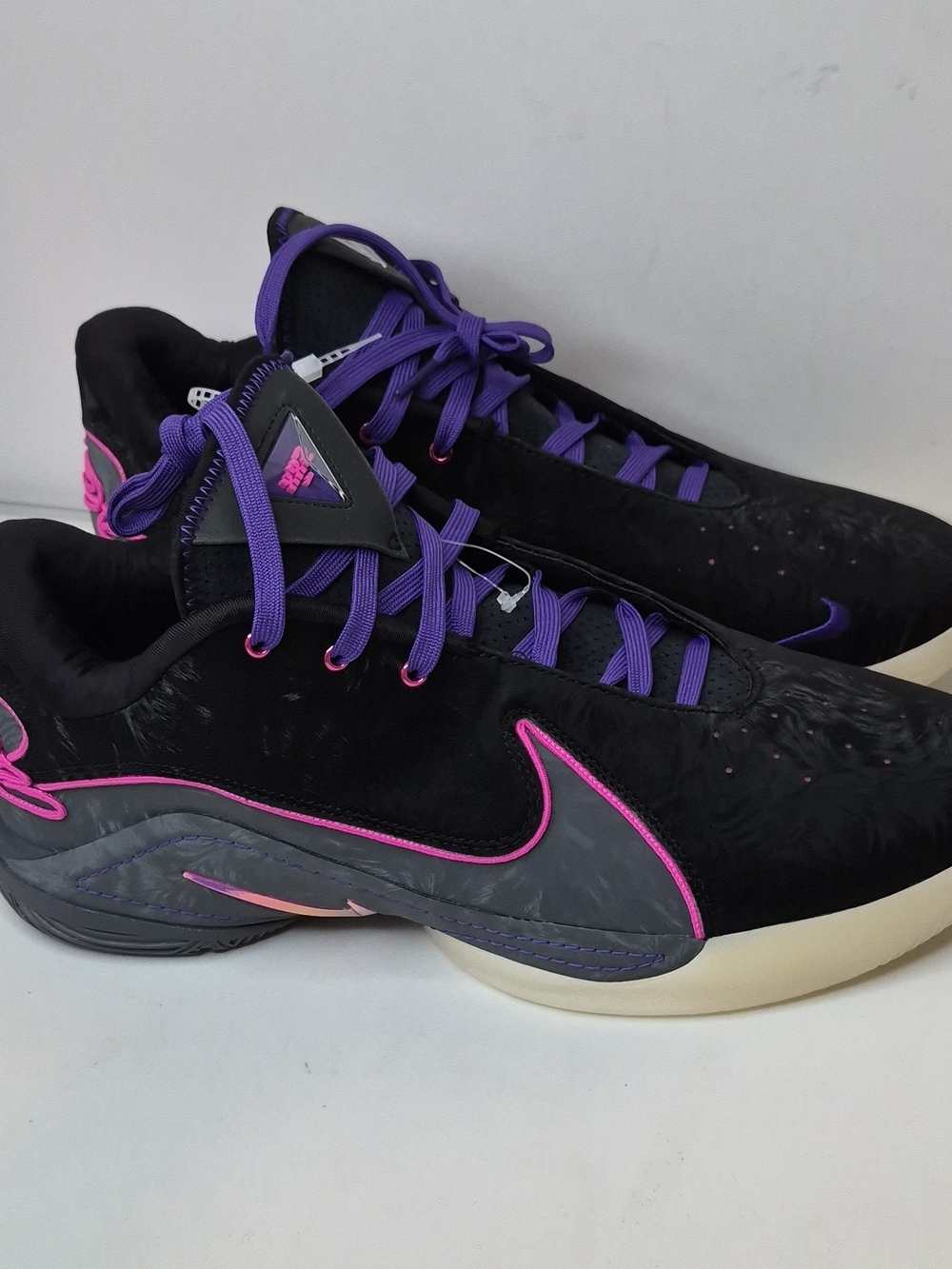 Nike Lebron Black Athletic Shoes with Purple Laces & Pink Accents NWOB